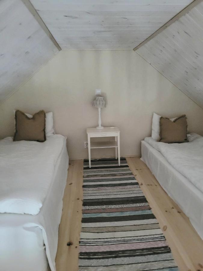 Mysigt Hus I Liten By Naera Havet إيستاد المظهر الخارجي الصورة