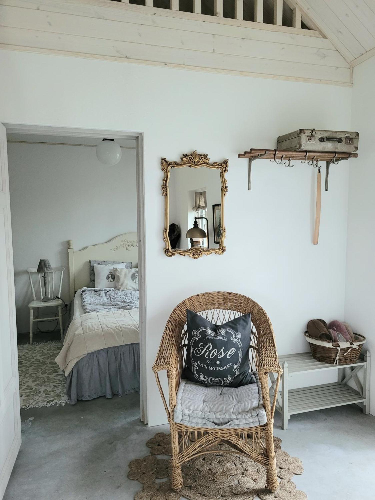 Mysigt Hus I Liten By Naera Havet إيستاد المظهر الخارجي الصورة